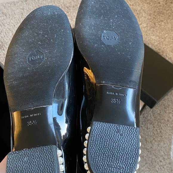 Chanel Patent Pearl Loafers Size 35.5 - Picture 7 of 11